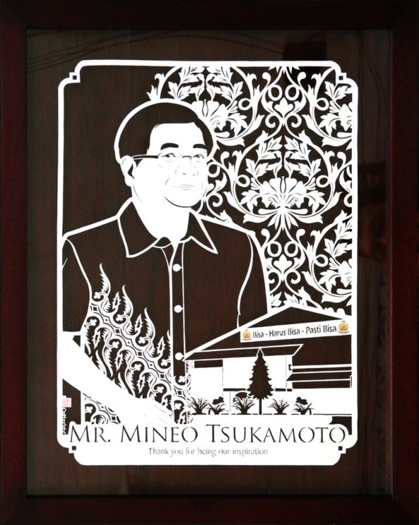 Cutteristic – Kado Pensiun – Sampoerna Strategic, Mineo Tsukamoto (4) Sketsa wajah paper cutting untuk kado farewell perusahaan yang unik & eksklusif, tanda perpisahan untuk atasan, bos/kolega