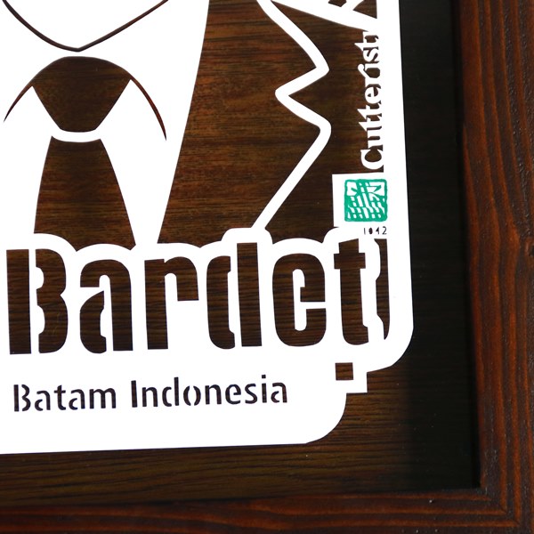 Sketsa wajah paper cutting untuk kado farewell perusahaan yang unik & eksklusif, tanda perpisahan untuk atasan, bos/kolega